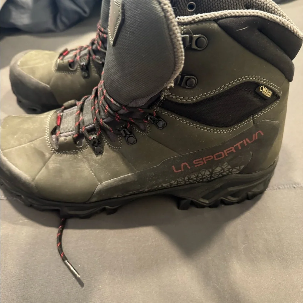 Worn once La Sportiva Nucleo GTX boots